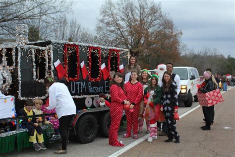 The Polar Express Christmas float by UTM Student Ambassadors for local Christmas parades ...