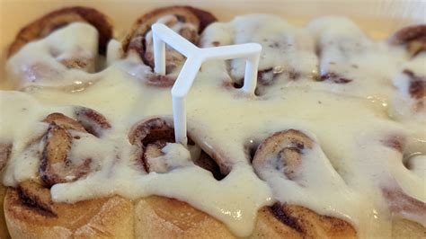 Cinnabon Mini Rolls from Pizza Hut – Things I Enjoy