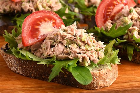 Healthy Tuna Sandwich - DYC