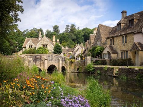 Storybook Village - Castle Combe | Cotswolds england, Castle combe, English countryside