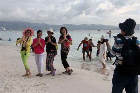 Philippine tourist island scrambles as shutdown looms, Asia News - AsiaOne