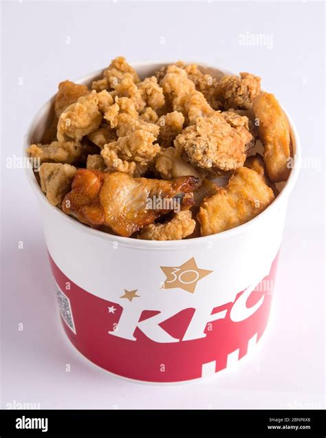 Kfc chicken bucket hi-res stock photography and images - Alamy