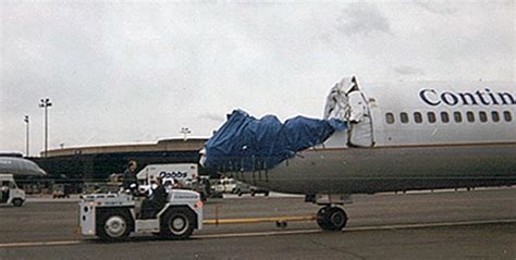 Crash of a Boeing 727-227 in Newark | Bureau of Aircraft Accidents Archives