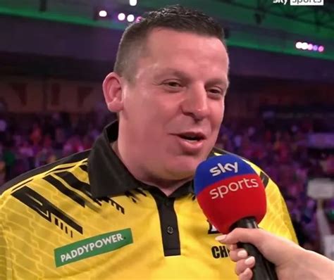 Dave Chisnall admits he's not been practicing as he's been 'getting his front room done' - Daily ...