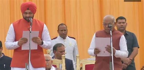 Ten leaders of Haryana Cabinet take oath of office; CM Manohar Khattar welcomes new members ...