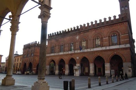 Stradivari museum & Cremona private guided tour, from Milan