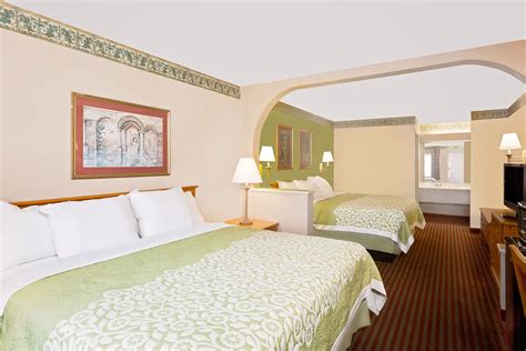 Days Inn & Suites by Wyndham Starkville | Starkville, MS Hotels