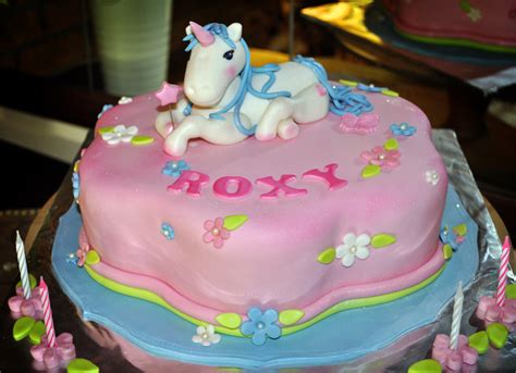 Delana's Cakes: My Little Pony Cake