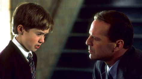 The Sixth Sense Ending, Explained | Plot & Meaning - The Cinemaholic