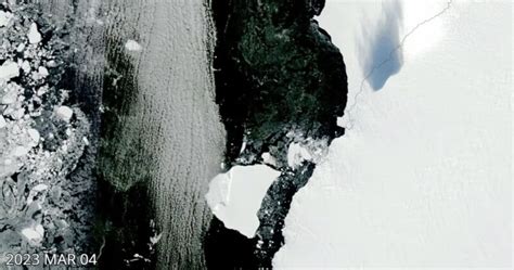 First Aerial Images of Earth's Biggest Icebergs That are 'On The Run ...