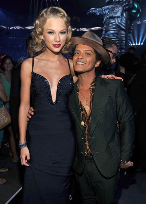 The Facts about Bruno Mars Girlfriend - Bruno Mars