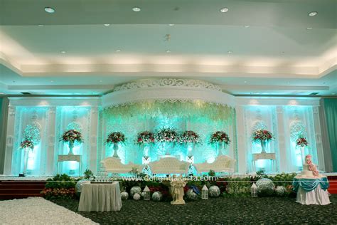 Tosca Wedding at Mercure Hotel Ancol, Jakarta | deLight Jakarta ...