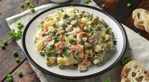 Receta para preparar ensalada de papa y pollo Mandolina