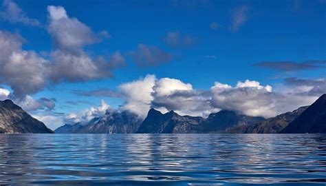 Best Of Nuuk Fjord | Nuuk | Guide to Greenland