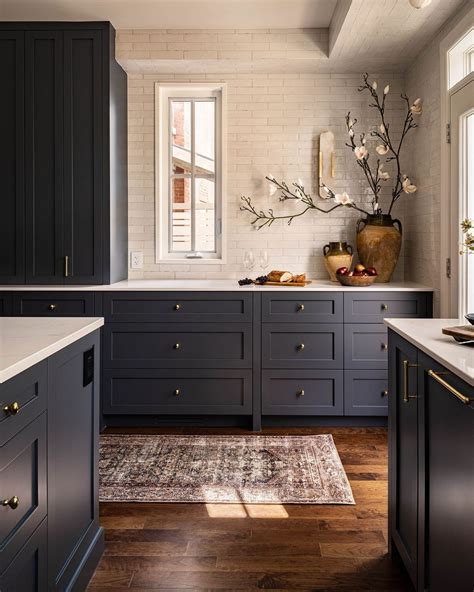 25 Dramatic Dark Gray Kitchen Cabinets You Should See