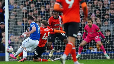 Everton 1 - 2 Luton - Match Report & Highlights