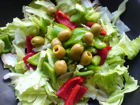 RAWk Me!: Strawberry Lettuce Salad