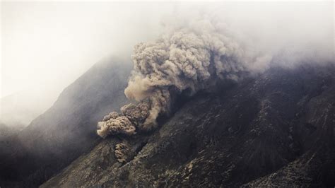 Volcanoes’ Deadly Pyroclastic Flows Surf on Air to Achieve Super Speed ...