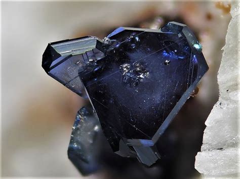 Corundum | Minerals and gemstones, Rocks and minerals, Rocks and gems