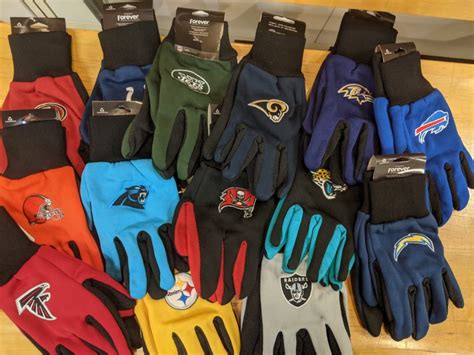 NFL Sport Utility Gloves – Shop Iowa