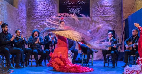 Jerez: Flamenco Show & Valinnainen illallinen Tablao Puro Arte -ravintolassa. | GetYourGuide