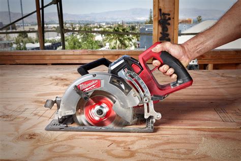 Milwaukee introduces cordless circular saw - Woodshop News