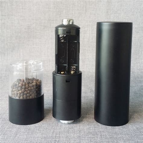 battery operated pepper grinder with light