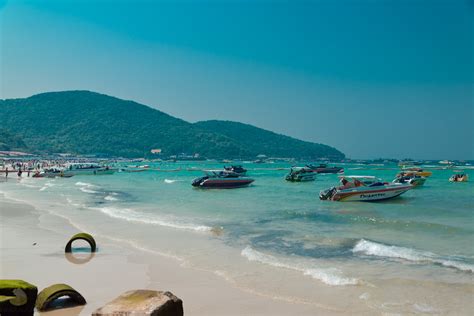 Blue Lagoon Resort on Koh Lan, Thailand wallpapers and images ...