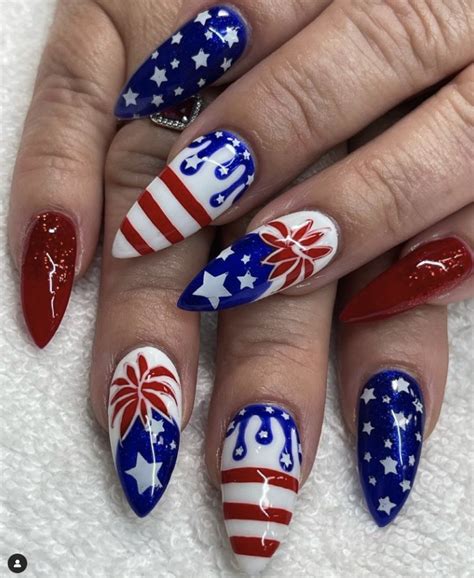 Show Your Patriotic Style with 40 American Flag Nail Designs - Red ...