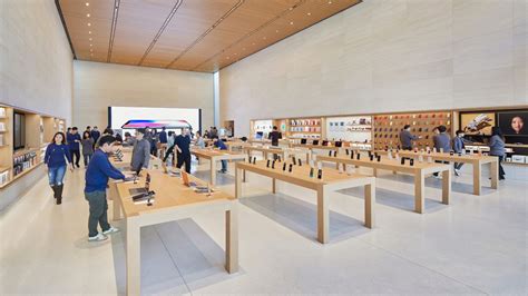 Head of engineering for Apple Retail departing company after 10 years ...