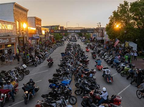 Wild and Loopy Pictures From the Sturgis Bike Rally 2023 - Bikes Blog