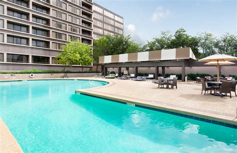 Modern Houston Galleria Hotel | DoubleTree by Hilton Houston Galleria