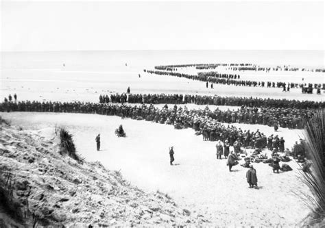 British Troops Line Up on the Beach at Dunkirk - Stew Ross Discovers