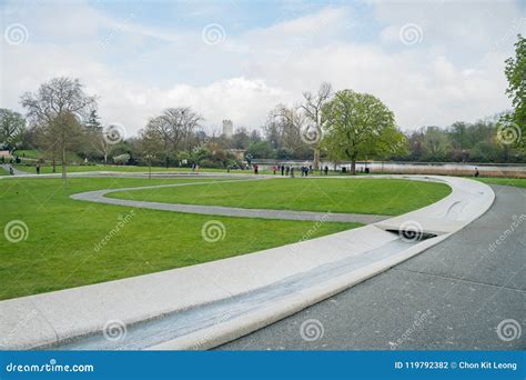 Princess Diana Memorial Fountain Editorial Photography - Image of ...