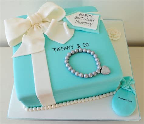 Miss Cupcakes» Blog Archive » Tiffany and Co present box cake