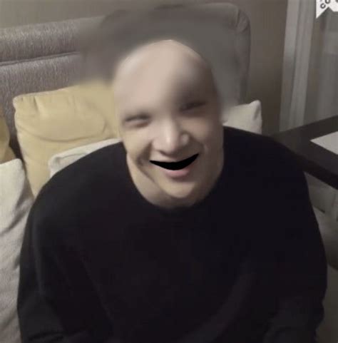 failed bald bangchan turned into jumpscare chan | Memes, Funny faces ...