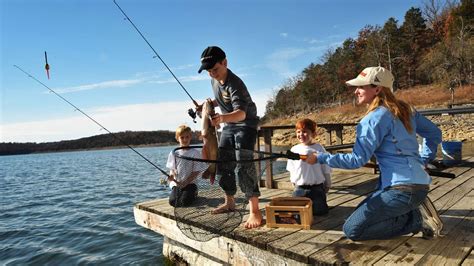 Family fishing in Arkansas - Mississippi River Country