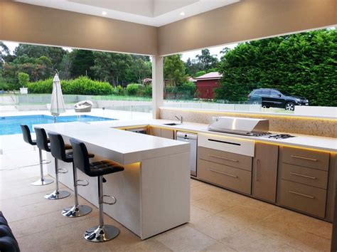 30 Fresh and Modern Outdoor Kitchens