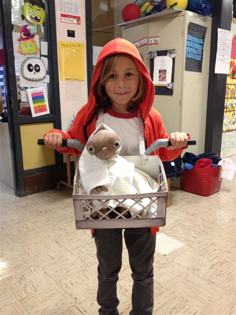 Elliot from ET Halloween costume | Et halloween costume, Halloween costumes, Et costume