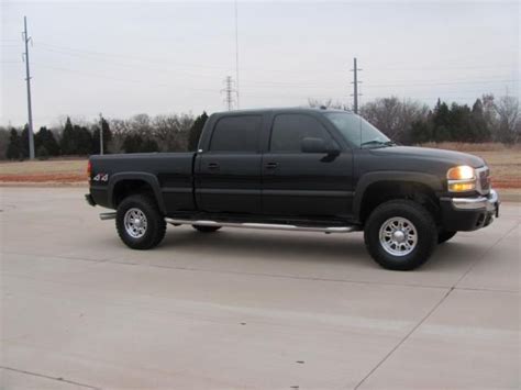 2004 GMC Sierra 2500HD - Information and photos - MOMENTcar