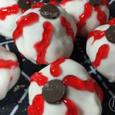 Edible Eyeballs for Halloween