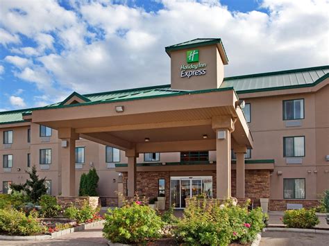 Holiday Inn Express & Suites Vernon - Vernon,