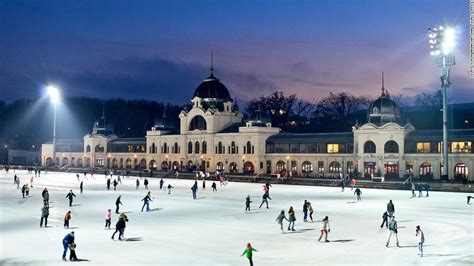 Speed skating on Budapest's festive ice rink - CNN Video