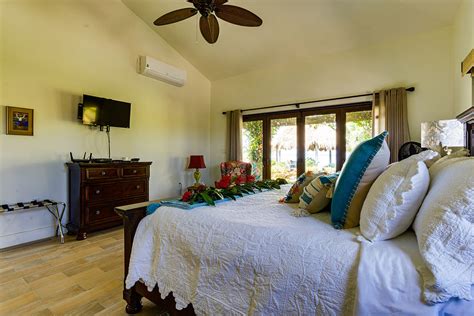 Luxurious Villas in Placencia, Belize