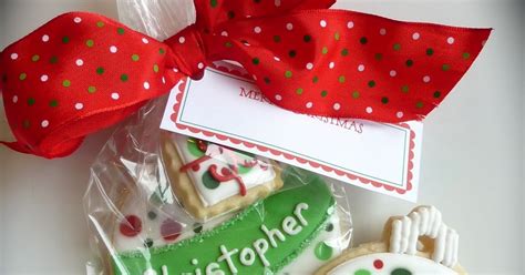 Lizy B: Personalized Christmas Cookies!