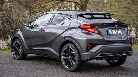 Toyota C-HR GR Sport, la prova del full hybrid in veste sportiva