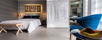 room, beds, covers, sheets, pillows, hardwood, floors, skateboard, longboard, hostel | Pxfuel