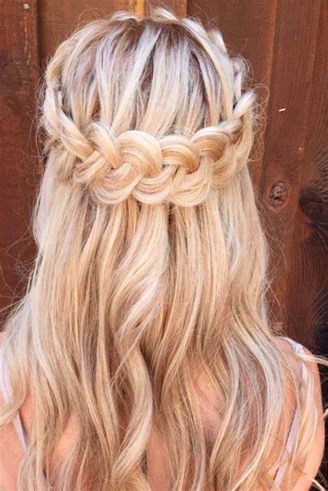 30 Cute Hairstyles For A First Date