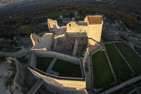 Découverte. Lacoste : le château... du marquis de Sade