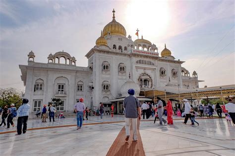 Gurudwara Bangla Sahib Temple: A Tranquil Haven in the Centre of Delhi - Man Vs Globe